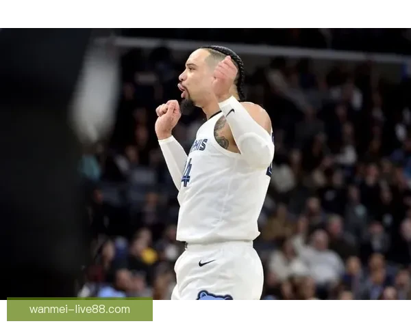 复出首秀狄龙仅89秒吃技犯若再犯或面临禁赛