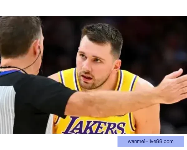 东契奇因16次技犯被禁赛一场 NBA官方宣布罚款26.4万美元